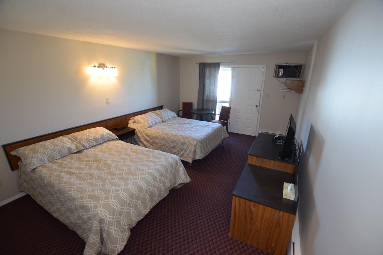 Airways Motel Cold Lake Exterior foto